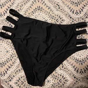 Plus size caged side bikini bottoms